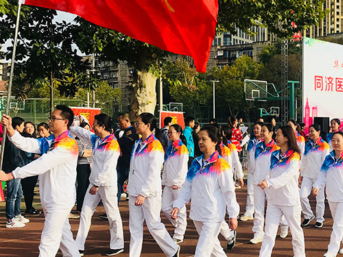 网上定制运动服,如何寻找合适的厂家